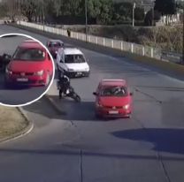 Accidente de película en el puente de Santa Lucía: "Casi lo traga un auto"  