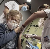 Ya están las terceras dosis para los abuelos en Salta: así deben vacunarse