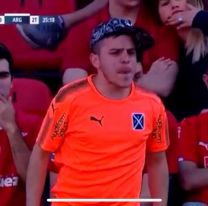 ¿Por qué una bandera de Colo-Colo hizo que estallen los memes contra Independiente?