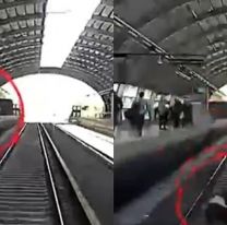 Un hombre se desmayó, cayó a las vías, el tren lo pasó por encima y se salvó [HAY VIDEO]