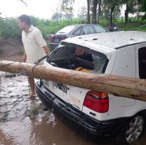 Feroz temporal en Salta: se derrumbó un poste y destrozó un auto
