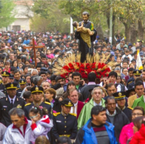 Pasar por Vaqueros será un poco complicado: hay procesión a San Cayetano