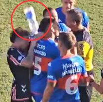 [VIDEO] El clásico Tigre - Chacarita se suspendió por un botellazo a un jugador