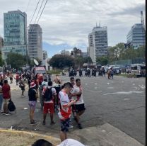 Corridas y tiros afuera del Monumental: tensa pelea con la policía