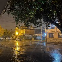 Empezó a llover con todo en Salta: la temperatura descenderá bruscamente