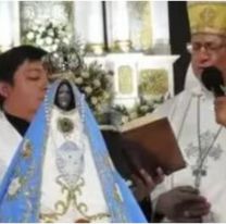 El insólito atuendo que le colaron a la Virgen: tiene el rostro de Milei y el Papa