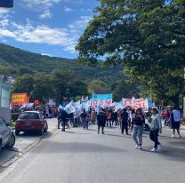 [URGENTE] Piqueteros cortaron el acceso a Salta: caos total en las calles