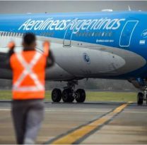 Revelaron los millonarios sueldos que pagan en Aerolíneas Argentinas